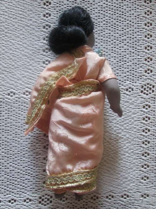 Dolls of The World 4 x dolls Loose heads.
