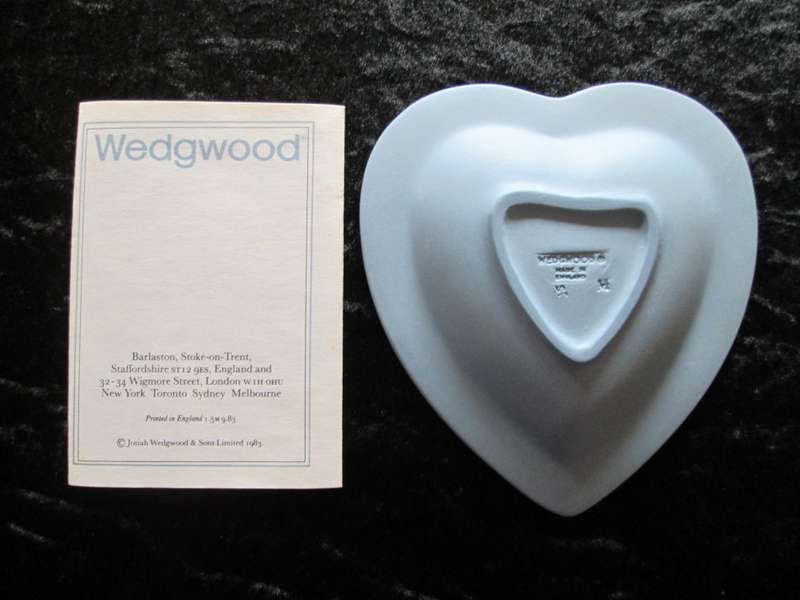 1983 Wedgwood heart shaped dish + Box + Pamphlet