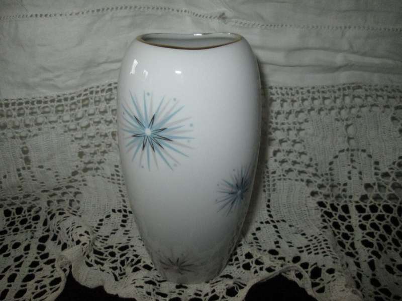 Thomas Rosenthal, Germany Modern Vase star or starburst pattern