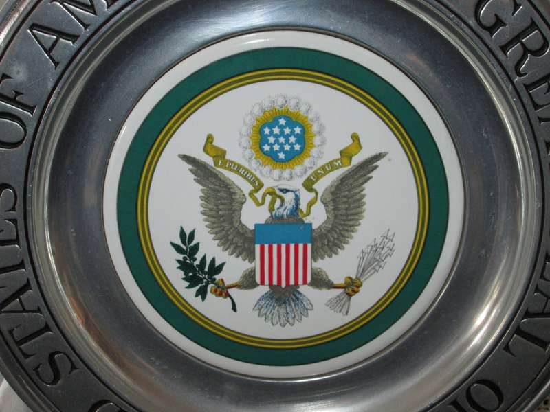 U.S.A Display Plate-Wilton Colombia PA U.S.A - R.W.P.. Ceramic Centre, Pewter border