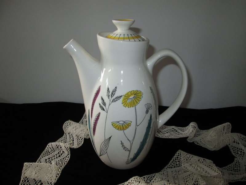Stavangerflint teapot. Botanical Theme. Made in Norway