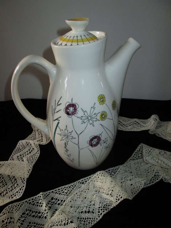 Stavangerflint teapot. Botanical Theme. Made in Norway