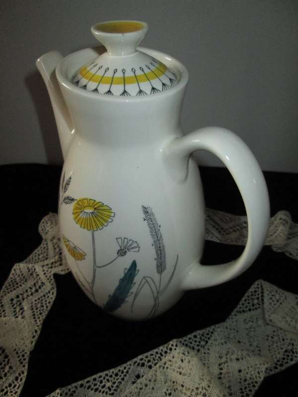 Stavangerflint teapot. Botanical Theme. Made in Norway