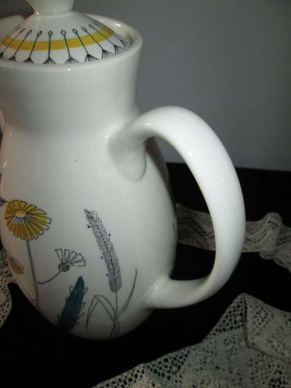 Stavangerflint teapot. Botanical Theme. Made in Norway
