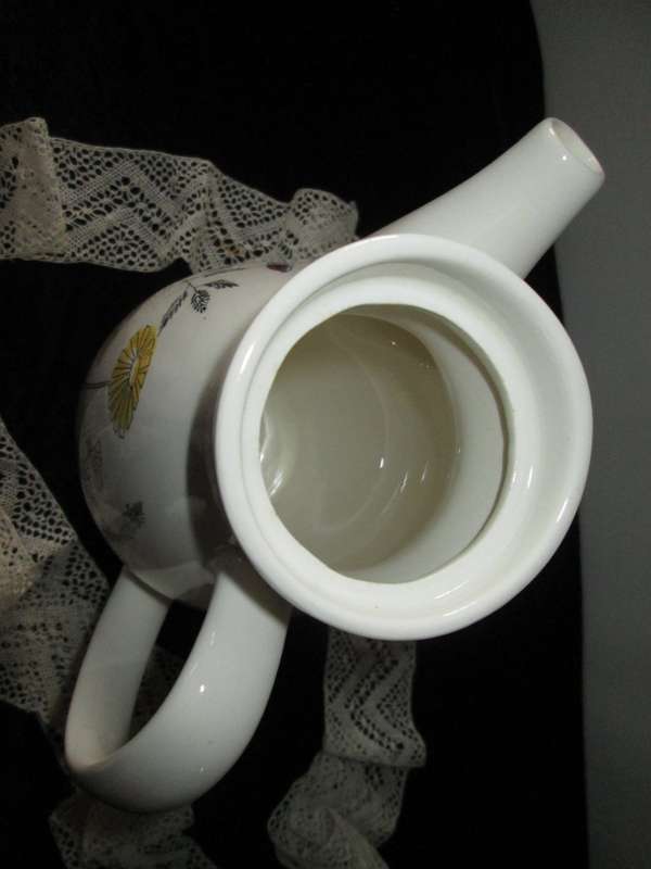 Stavangerflint teapot. Botanical Theme. Made in Norway