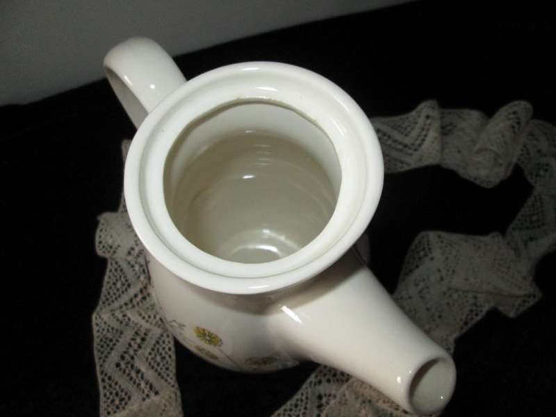 Stavangerflint teapot. Botanical Theme. Made in Norway