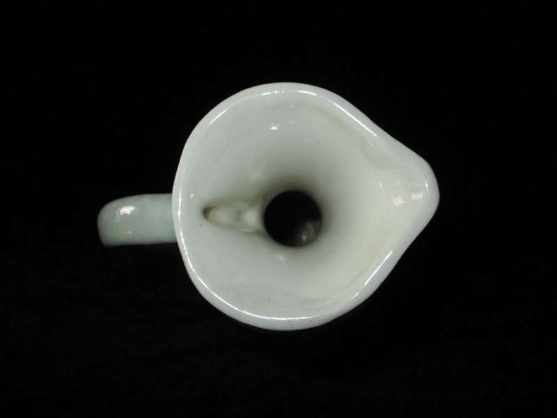 Kroneware by Crown. Green Lustre Vase. Original sticker still in place