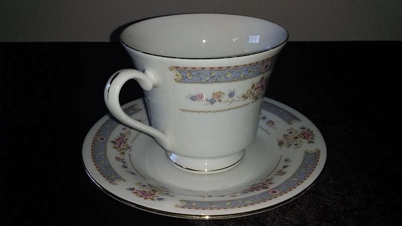 Cup and Saucer-Crescent-Fine China-Made in China-JIE PAI-Mix and Match