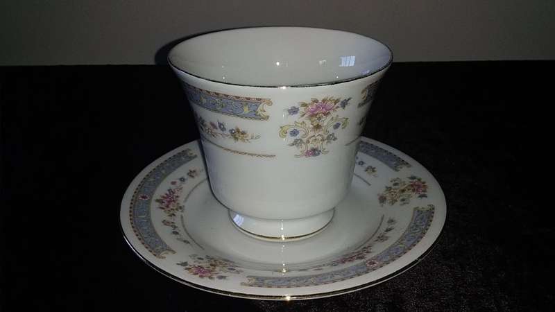 Cup and Saucer-Crescent-Fine China-Made in China-JIE PAI-Mix and Match
