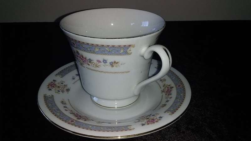 Cup and Saucer-Crescent-Fine China-Made in China-JIE PAI-Mix and Match