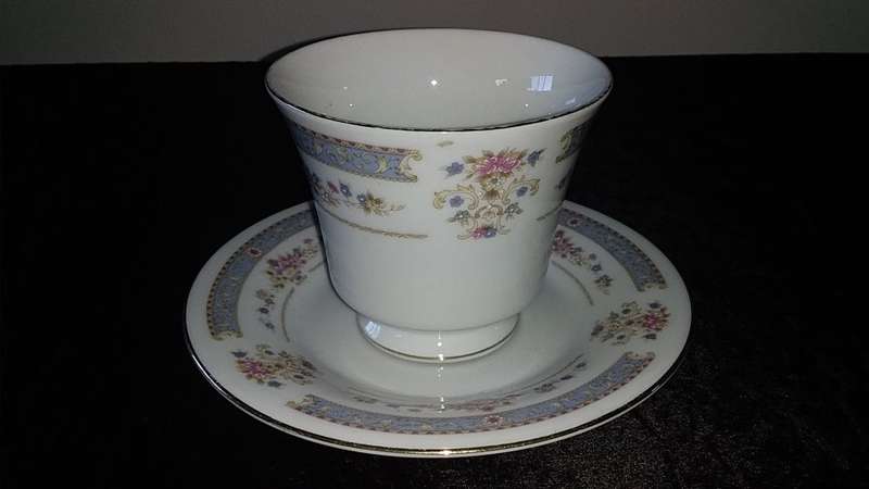 Cup and Saucer-Crescent-Fine China-Made in China-JIE PAI-Mix and Match