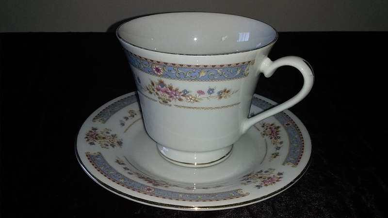 Cup and Saucer-Crescent-Fine China-Made in China-JIE PAI-Mix and Match