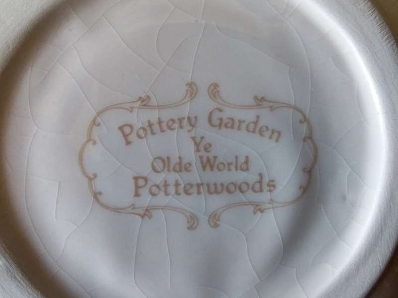 Pottery Garden-Ye Olde World-Potterwoods-Trio-Cup, Saucer, Side Plate-Fruit Scene