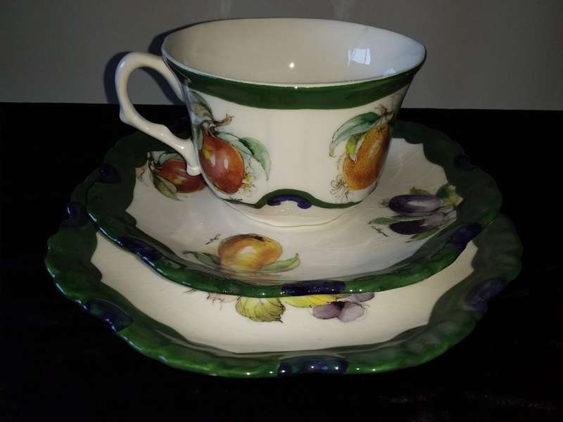Pottery Garden-Ye Olde World-Potterwoods-Trio-Cup, Saucer, Side Plate-Fruit Scene