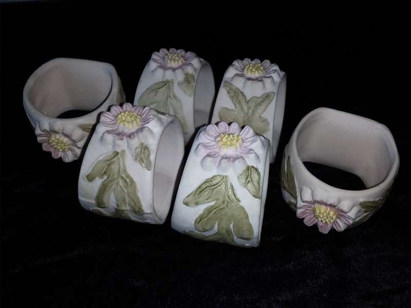 Serviette Rings x 6-Flowers - pottery