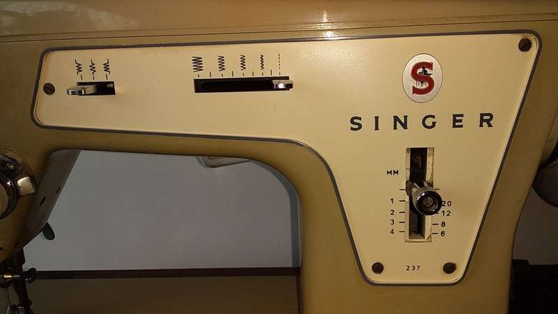 Singer 237 - Sewing Machine with Foot Peddle YN-40+PARVALUX Sewing Machine Motor - Collectible