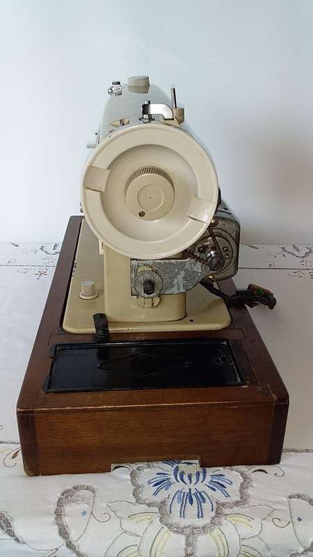 Singer 237 - Sewing Machine with Foot Peddle YN-40+PARVALUX Sewing Machine Motor - Collectible
