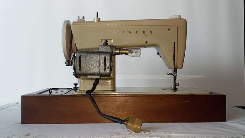 Singer 237 - Sewing Machine with Foot Peddle YN-40+PARVALUX Sewing Machine Motor - Collectible