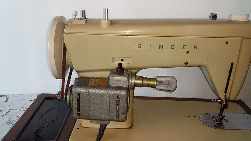 Singer 237 - Sewing Machine with Foot Peddle YN-40+PARVALUX Sewing Machine Motor - Collectible