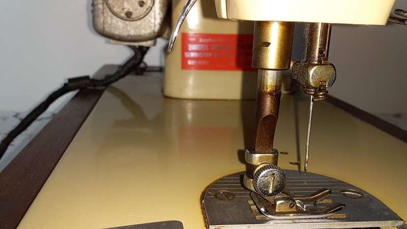 Singer 237 - Sewing Machine with Foot Peddle YN-40+PARVALUX Sewing Machine Motor - Collectible