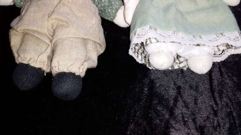 Pair of Collectors Dolls-Small- Not Marked Green and brown outfits