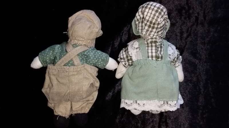 Pair of Collectors Dolls-Small- Not Marked Green and brown outfits