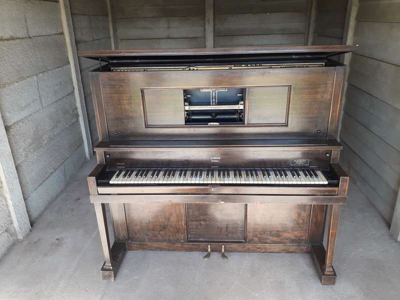 1933 Aeolian Pianola. Great Condition for an item of this era! Pianola rolls also available