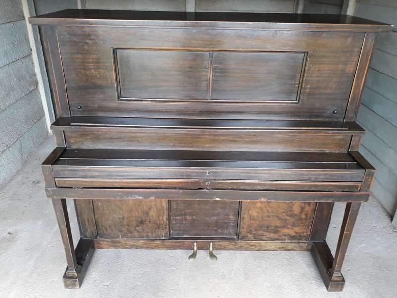 1933 Aeolian Pianola. Great Condition for an item of this era! Pianola rolls also available