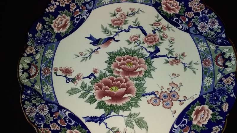 Imperial Imari- Limited Collectors Series- Prof Toshio Mitumura- Pattern Flora Scalloped edge