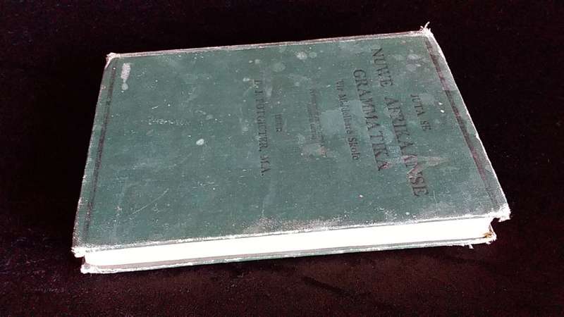 Book- 1940- Juta se Nuwe Afrikaanse Grammatika- D.J. Potgieter- 297 Pages 5th Issue, 2nd Printing