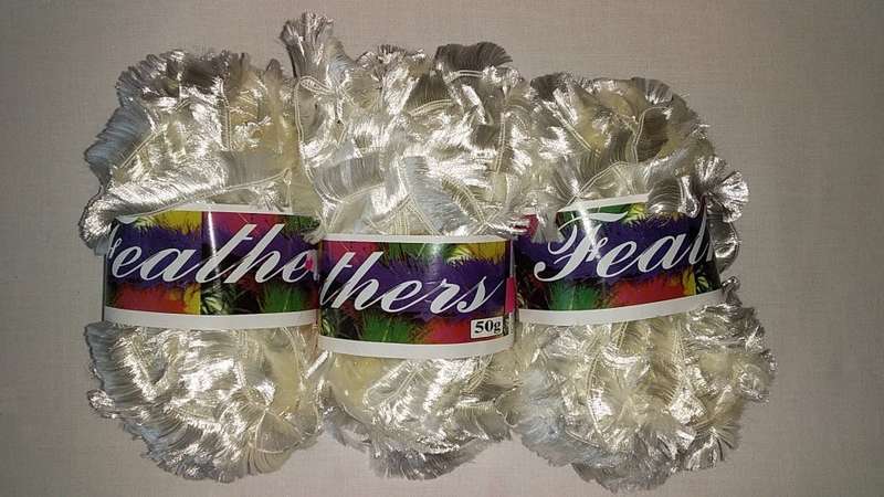 Wool- Feathers- Polyester- Color- Cream