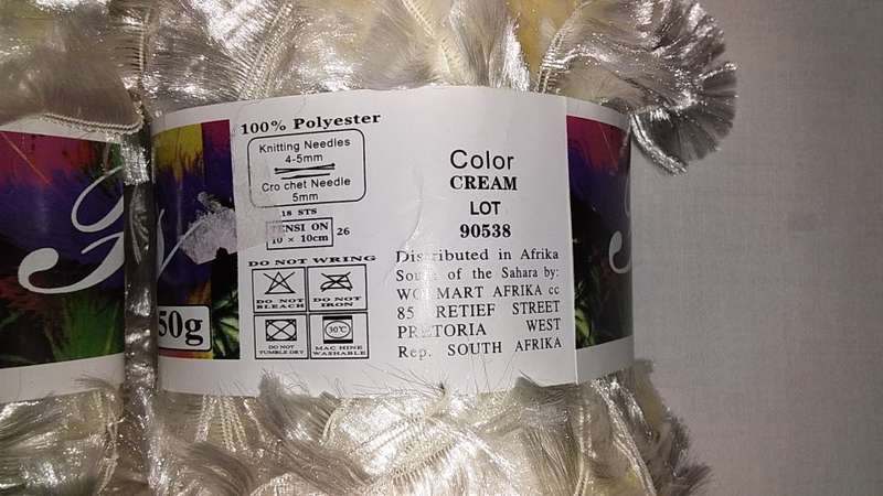 Wool- Feathers- Polyester- Color- Cream