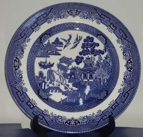 Churchill `Willow` Pattern - England - Dinner plate