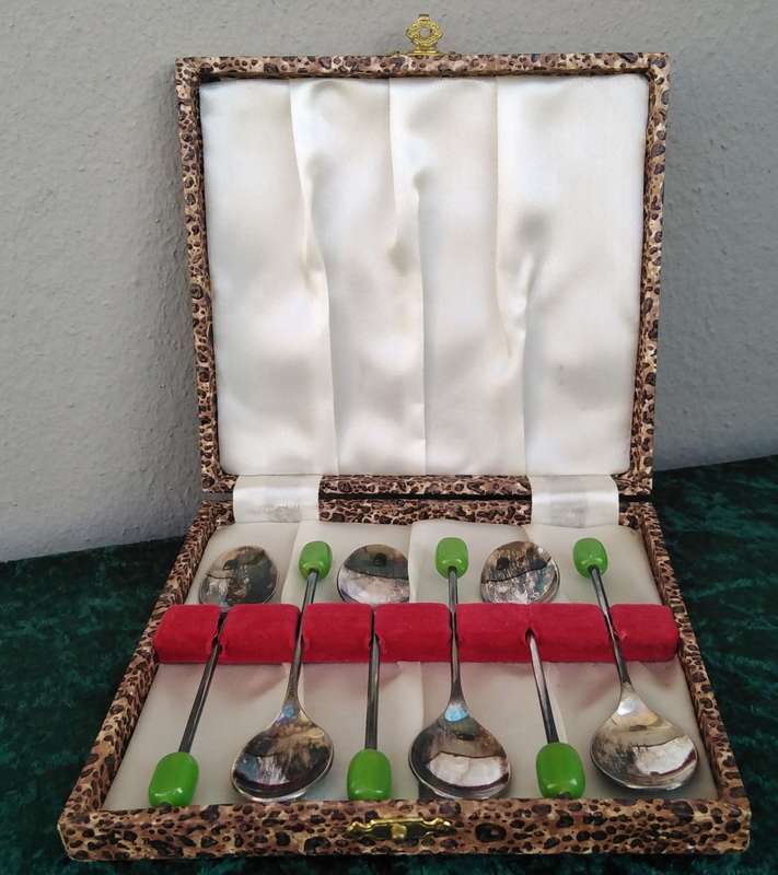 Lime Green `Coffee Bean` teaspoons in Box . EPNS good quality