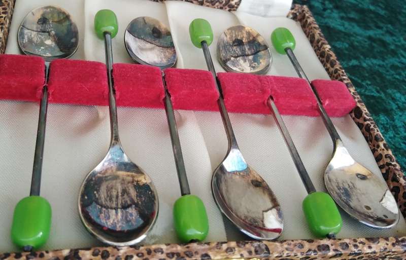 Lime Green `Coffee Bean` teaspoons in Box . EPNS good quality