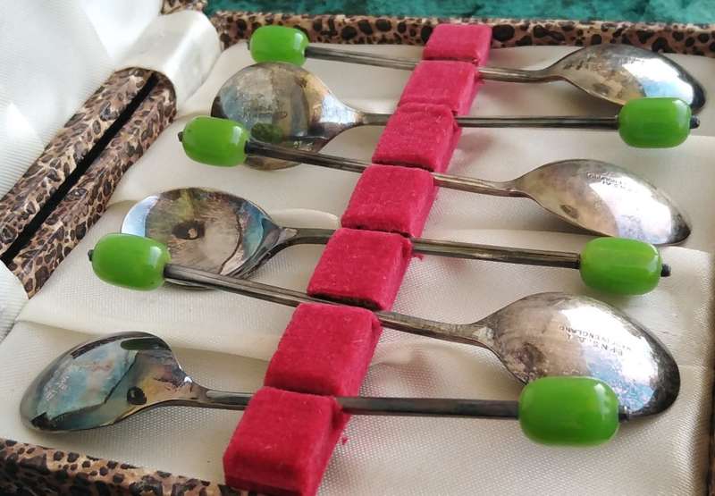 Lime Green `Coffee Bean` teaspoons in Box . EPNS good quality