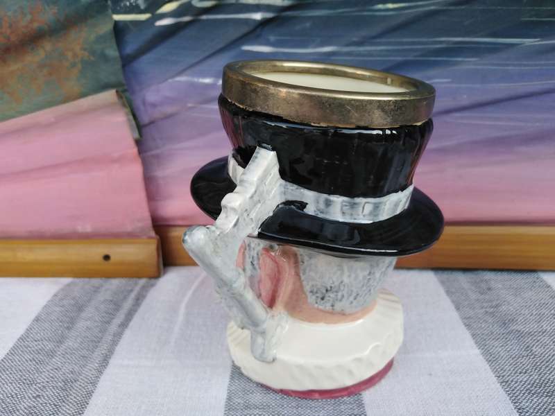 Lancaster / Sandland Character Jug `Yeoman of the Guard` perfect condition with EPNS rim!