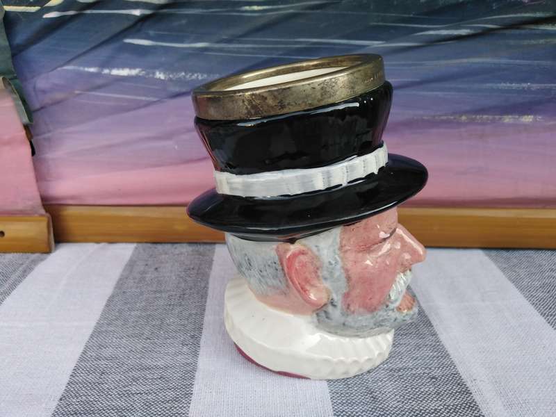 Lancaster / Sandland Character Jug `Yeoman of the Guard` perfect condition with EPNS rim!
