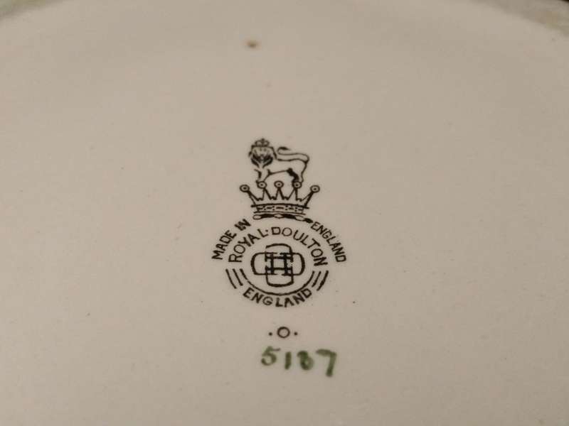 Royal Doulton Nursery bowl, `Peter Piper picked a peck of pickled pepper`, 15cm Diameter