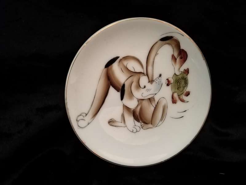 Balboa pin dish. Dog design with a tortoise on his tail!