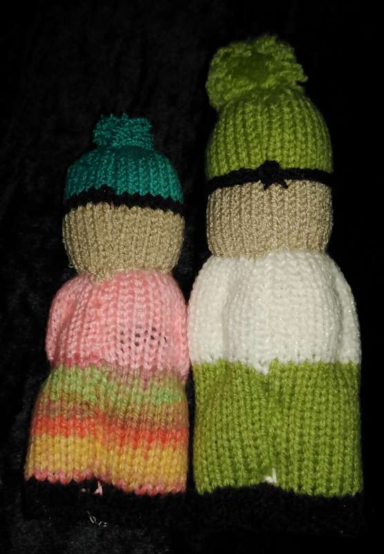 crotched/knitted item - Pair of dolls