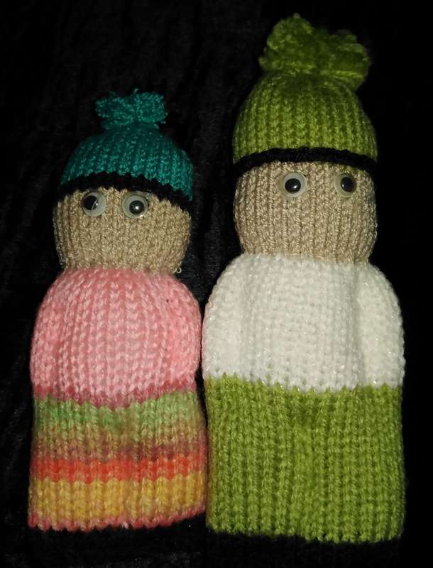crotched/knitted item - Pair of dolls