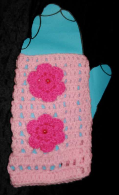Crotched/Knitted item - Pink gloves
