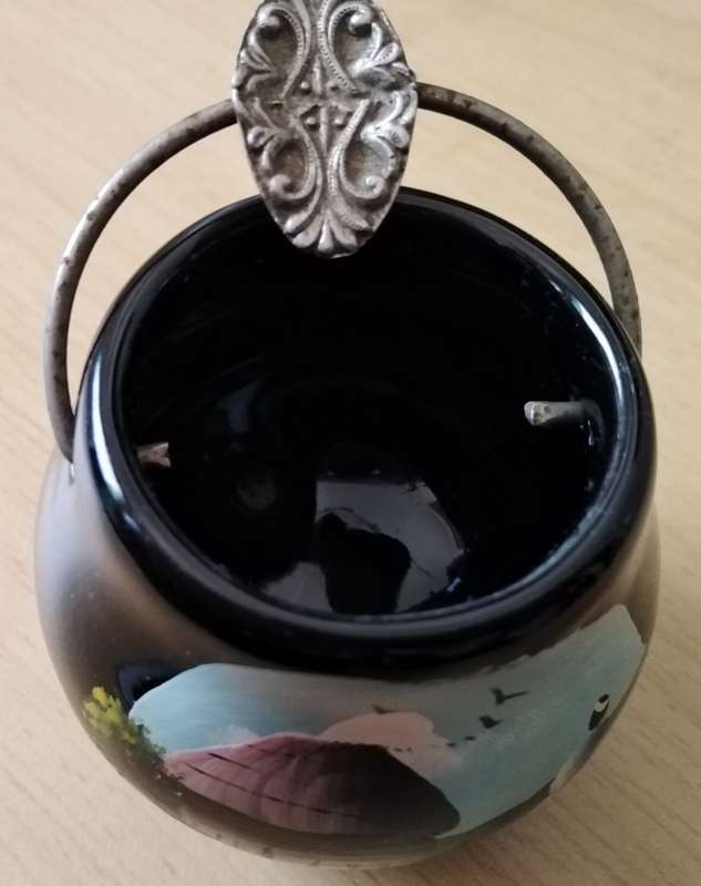 Woman and Hut Collectable Tourism 3 Legged Pot
