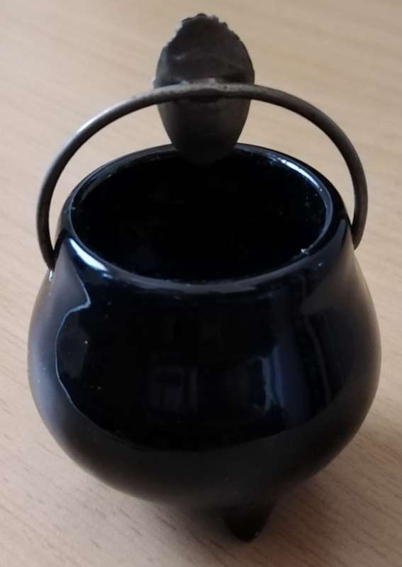 Woman and Hut Collectable Tourism 3 Legged Pot