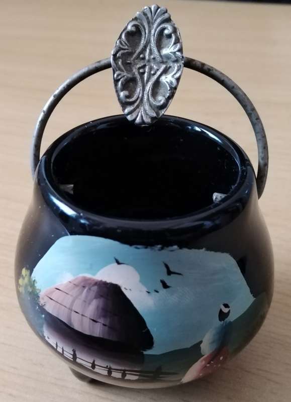 Woman and Hut Collectable Tourism 3 Legged Pot