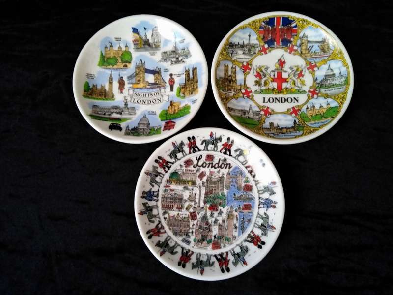 Set of 3 London Themed small display plates 10cm Diameter