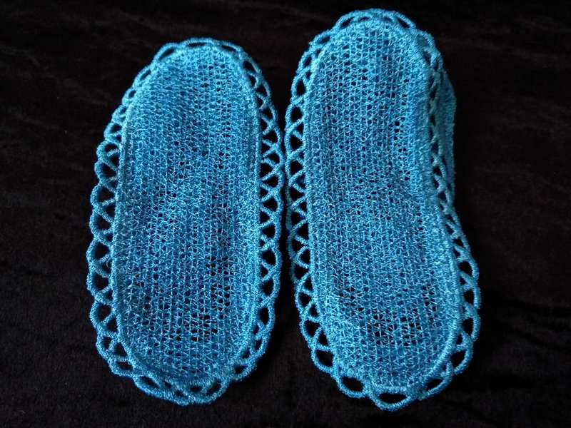 Crocheted blue Bootsies