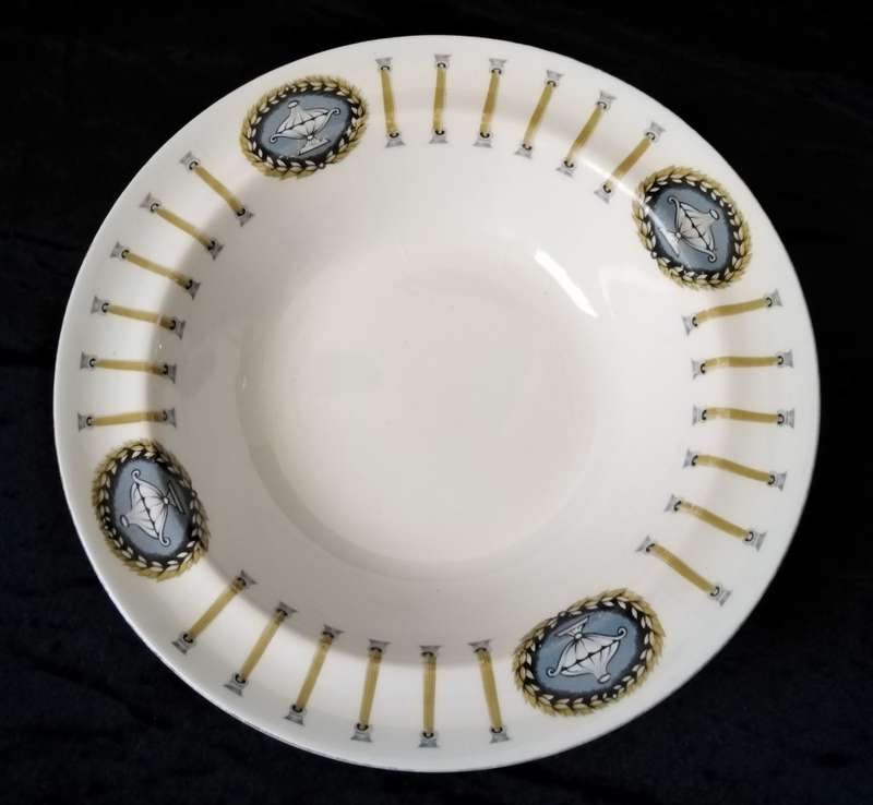 Alfred Meakin `Glo-White` Dessert bowl 17cm diameter