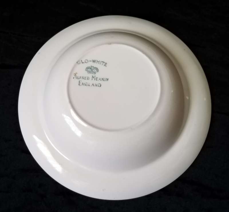 Alfred Meakin `Glo-White` Dessert bowl 17cm diameter